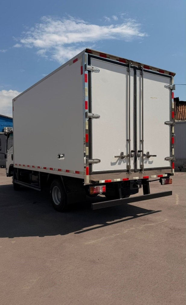 ISUZU ELF KV100 рефрижератор
